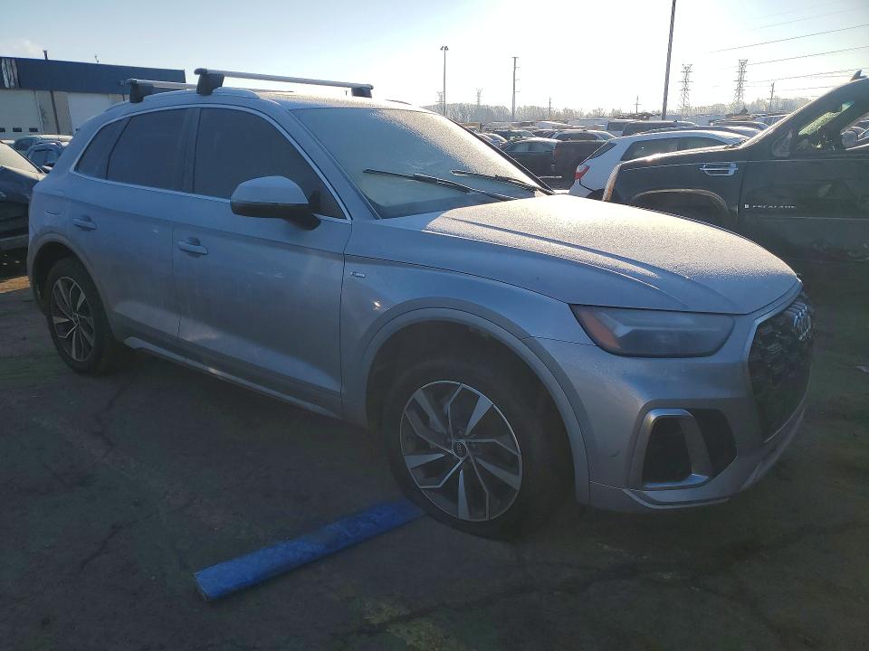 76986025 :رقم المزاد ، WA1EAAFY4N2100291 vin ، 2022 Audi Q5 مزاد بيع