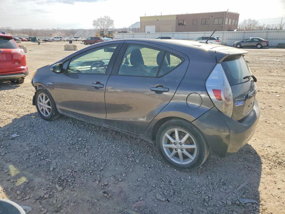 2013 Toyota Prius C მანქანა იყიდება აუქციონზე, vin: JTDKDTB38D1546700, აუქციონის ნომერი: 76624095