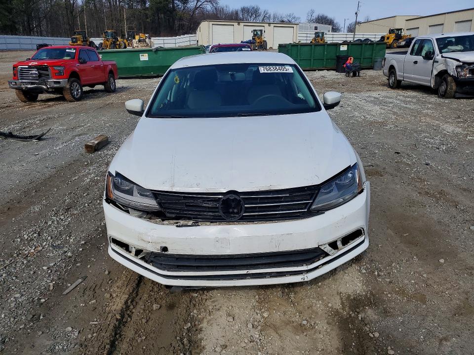 2017 Volkswagen Jetta მანქანა იყიდება აუქციონზე, vin: 3VW2B7AJ9HM225641, აუქციონის ნომერი: 76838405
