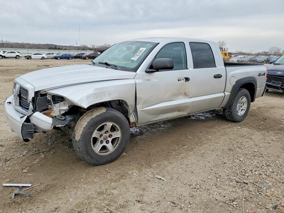 2005 Dodge Dakota მანქანა იყიდება აუქციონზე, vin: 1D7HW58NX5S200321, აუქციონის ნომერი: 77923385