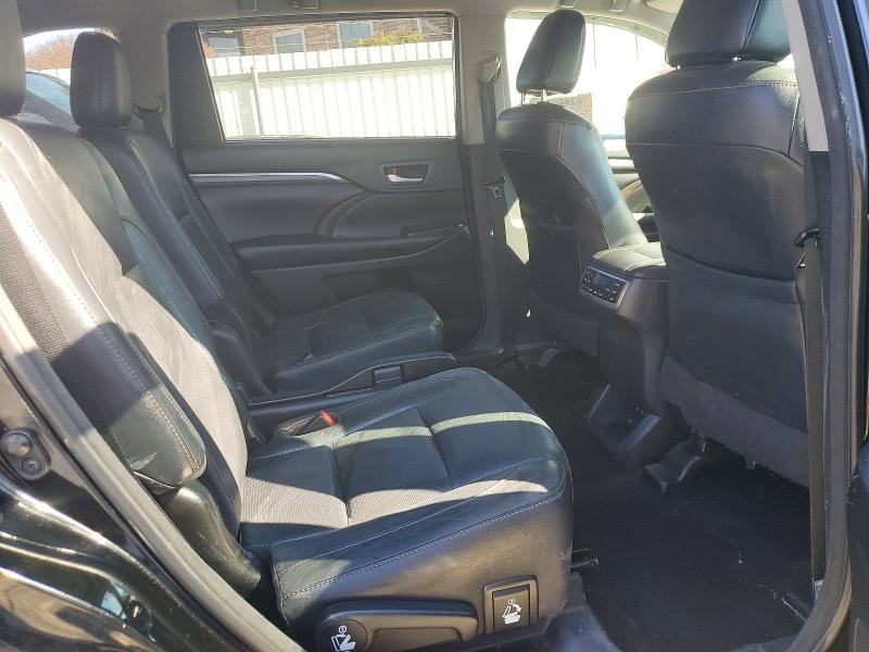78643155 :رقم المزاد ، 5TDDZRFH7JS836718 vin ، 2018 Toyota Highlander مزاد بيع