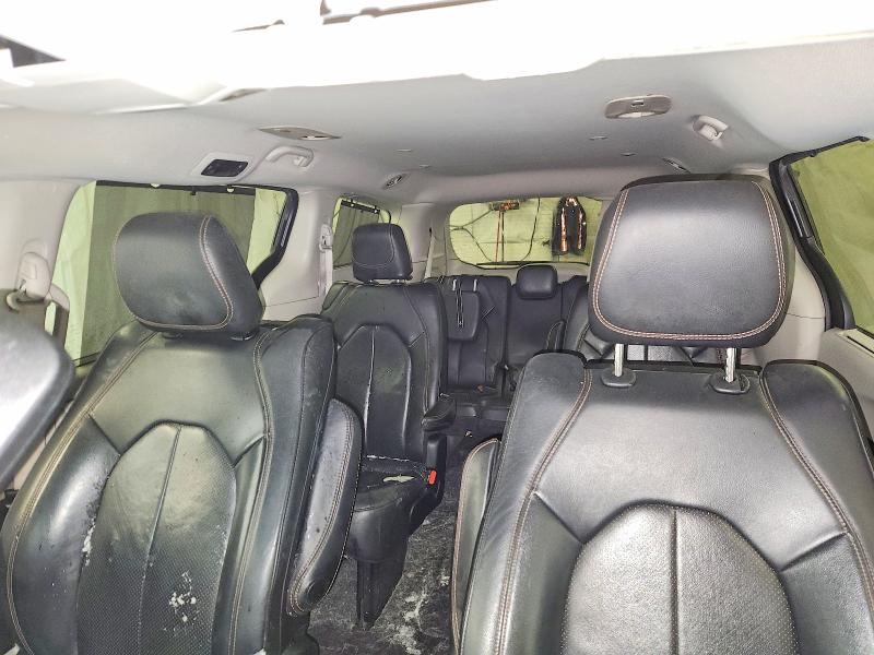 76600925 :رقم المزاد ، 2C4RC1EG5JR292858 vin ، 2018 Chrysler Pacifica مزاد بيع