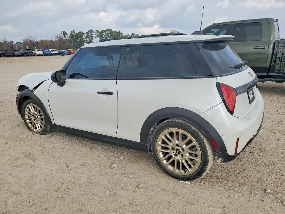 Продажа на аукционе авто 2025 Mini Cooper, vin: WMW23GD06S2W28331, номер лота: 77744975