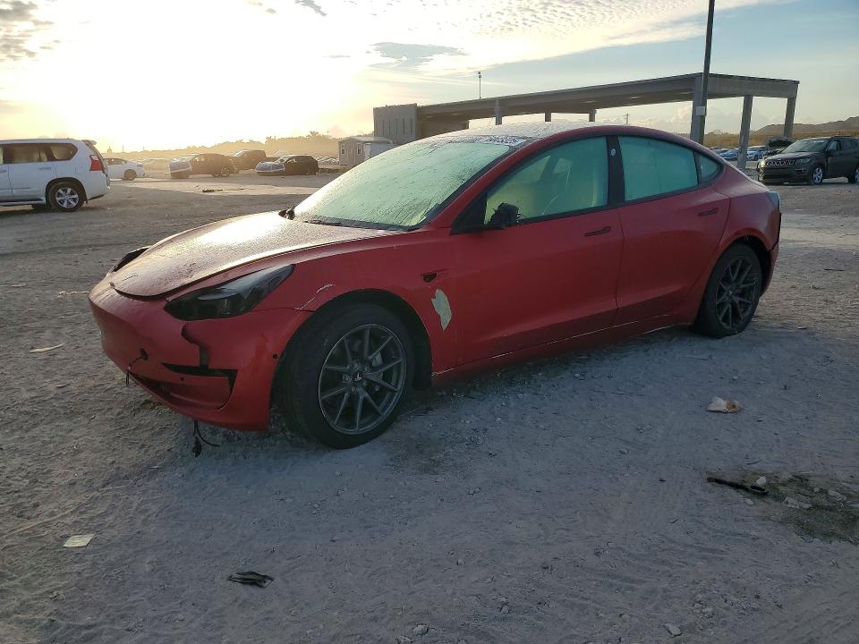 Auction sale of the 2022 Tesla Model 3, vin: 5YJ3E1EB4NF189744, lot number: 76003325