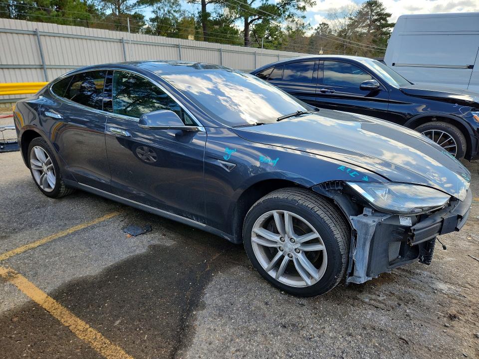 74360135 :رقم المزاد ، 5YJSA1E10FF116595 vin ، 2015 Tesla Model S مزاد بيع