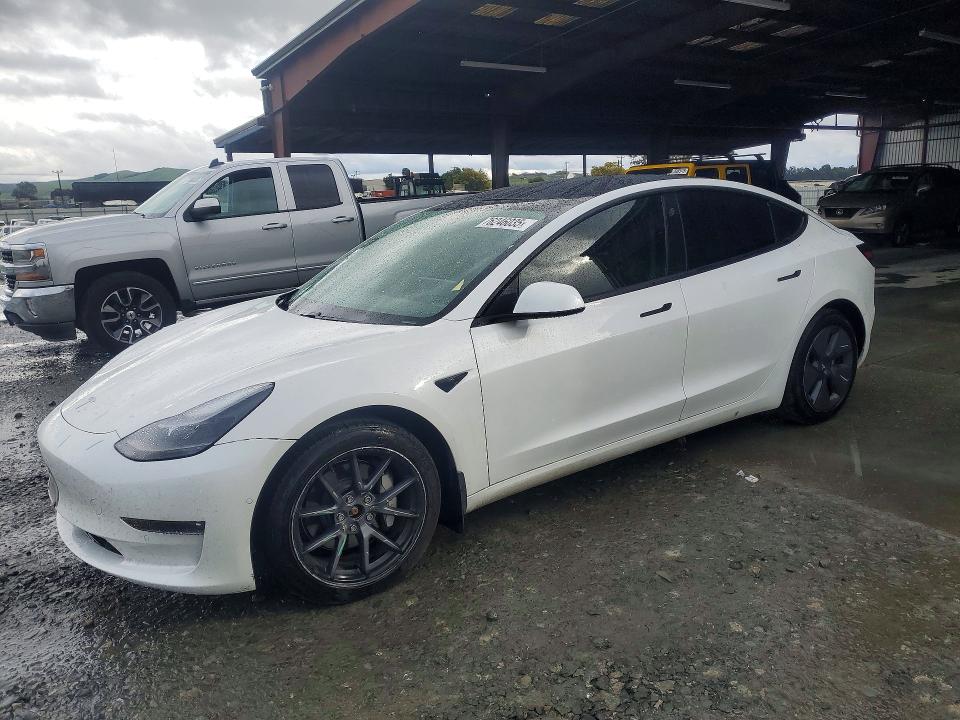 Auction sale of the 2021 Tesla Model 3, vin: 5YJ3E1EB3MF858262, lot number: 76246035