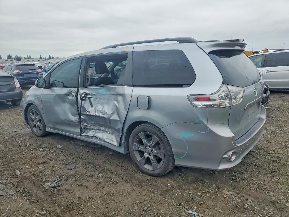 Продажа на аукционе авто 2015 Toyota Sienna, vin: 5TDXK3DC7FS623961, номер лота: 77720495