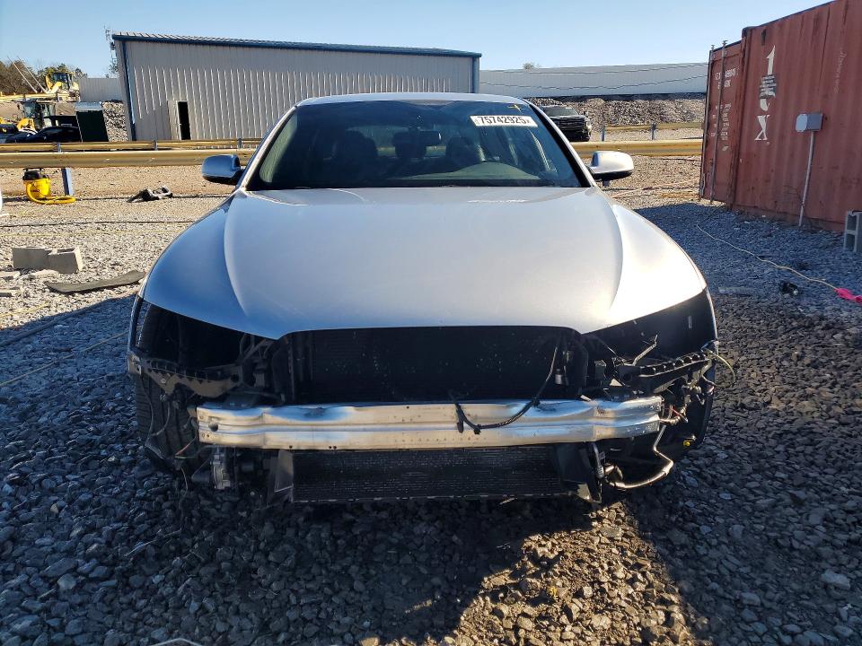 Продажа на аукционе авто 2016 Audi S4, vin: WAUBGAFL3GA009403, номер лота: 75742925