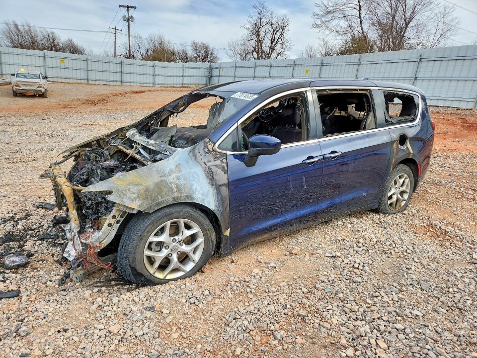 Auction sale of the 2017 Chrysler Pacifica, vin: 2C4RC1BGXHR803317, lot number: 77874655