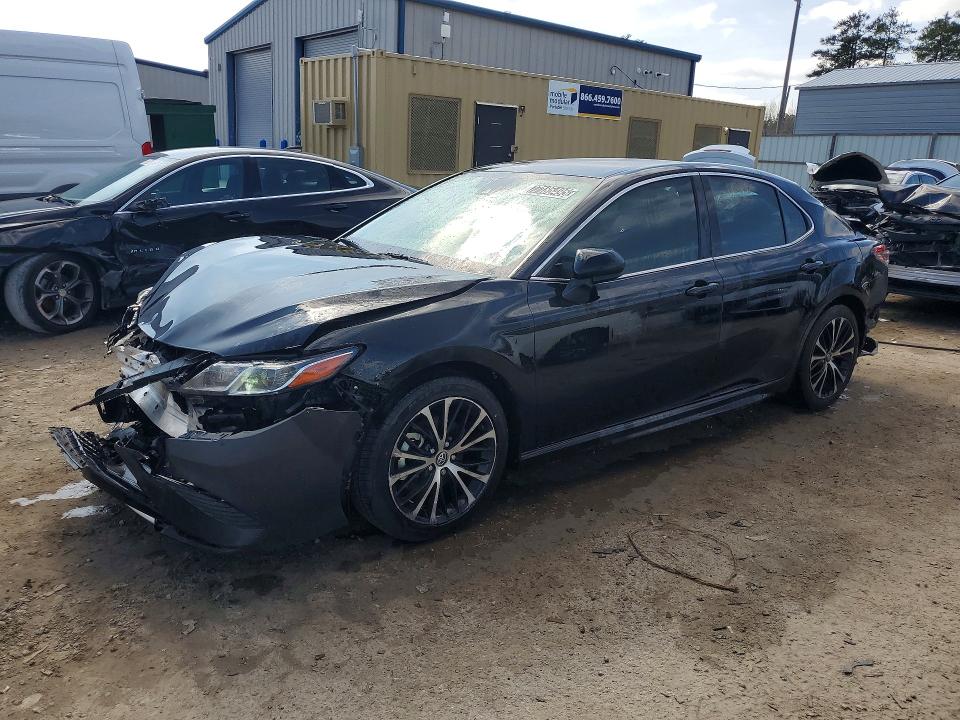 77185495 :رقم المزاد ، 4T1G11AK2LU902983 vin ، 2020 Toyota Camry مزاد بيع
