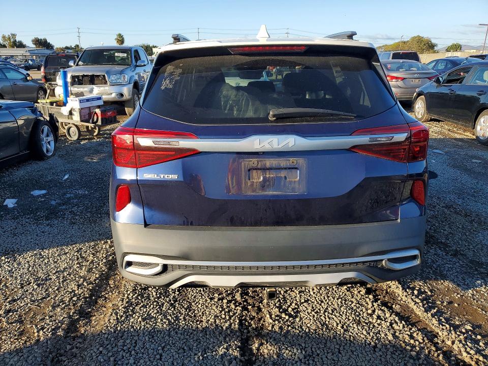78211815 :رقم المزاد ، KNDEUCAA6N7306007 vin ، 2022 Kia Seltos مزاد بيع