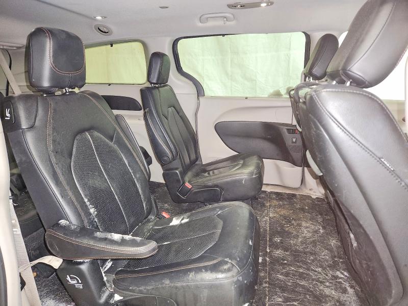 76600925 :رقم المزاد ، 2C4RC1EG5JR292858 vin ، 2018 Chrysler Pacifica مزاد بيع