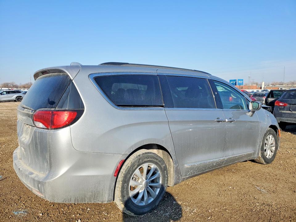 77212965 :رقم المزاد ، 2C4RC1BG6HR516315 vin ، 2017 Chrysler Pacifica مزاد بيع