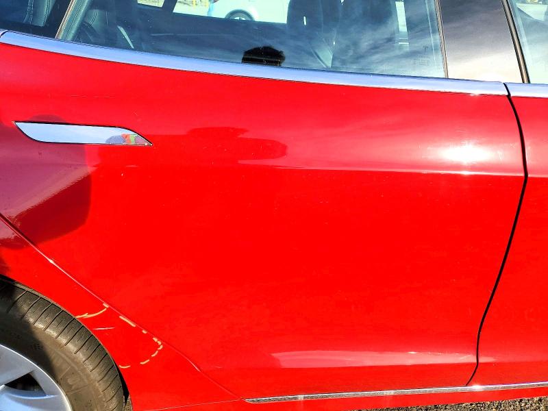 78358555 :رقم المزاد ، 5YJSA1E28JF262664 vin ، 2018 Tesla Model S مزاد بيع