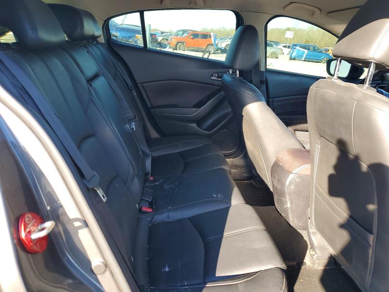 76352445 :رقم المزاد ، 3MZBN1L37JM159647 vin ، 2018 Mazda 3 مزاد بيع