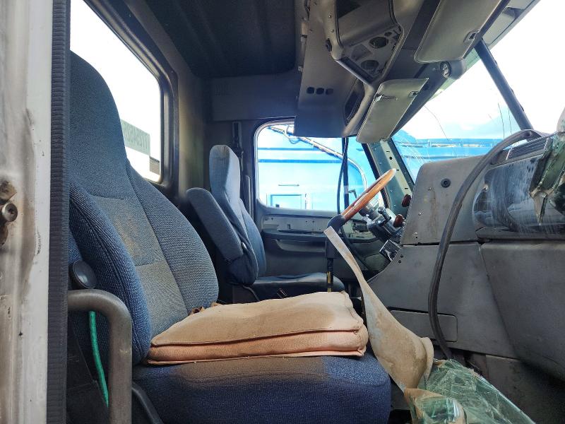 Продажа на аукционе авто 2000 Freightliner Conventional, vin: 1FUYSSEB5YLB74915, номер лота: 77254525
