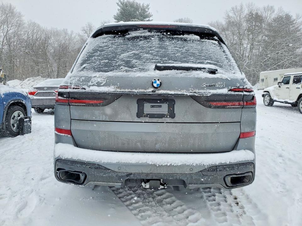 76629765 :رقم المزاد ، 5UX23EM06R9U62884 vin ، 2024 Bmw X7 مزاد بيع