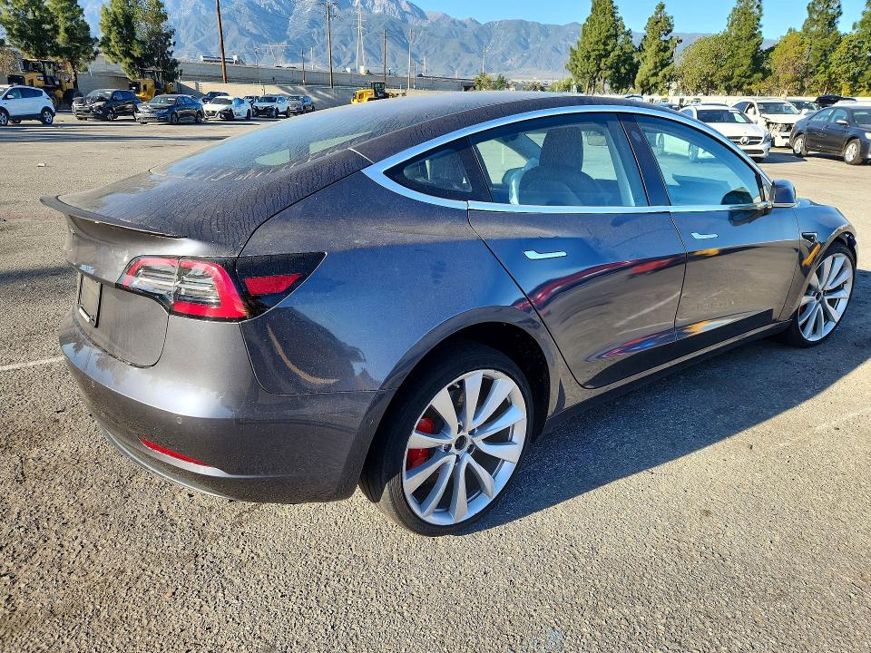 Продаж на аукціоні авто 2018 Tesla Model 3, vin: 5YJ3E1EB4JF083112, номер лоту: 74879535