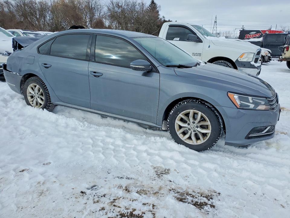 Продажа на аукционе авто 2018 Volkswagen Passat, vin: 1VWAA7A3XJC027500, номер лота: 75312935
