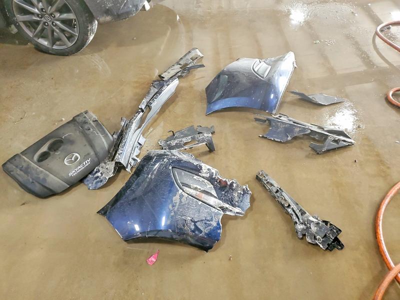 75318085 :رقم المزاد ، 3MZBN1L3XJM274663 vin ، 2018 Mazda 3 مزاد بيع