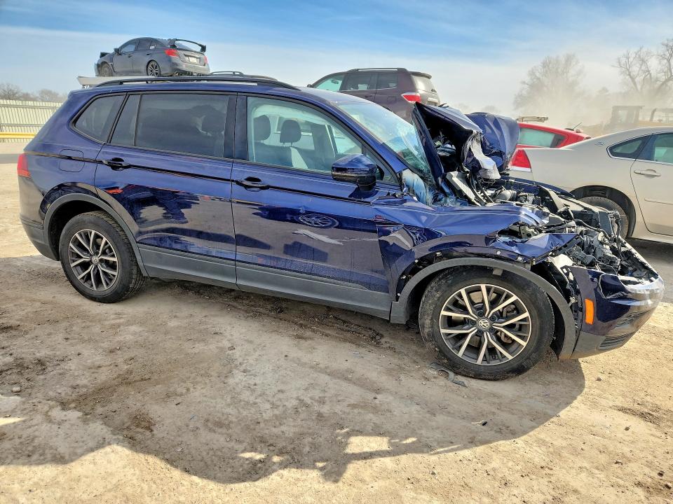 76860615 :رقم المزاد ، 3VV1B7AX5MM107133 vin ، 2021 Volkswagen Tiguan مزاد بيع