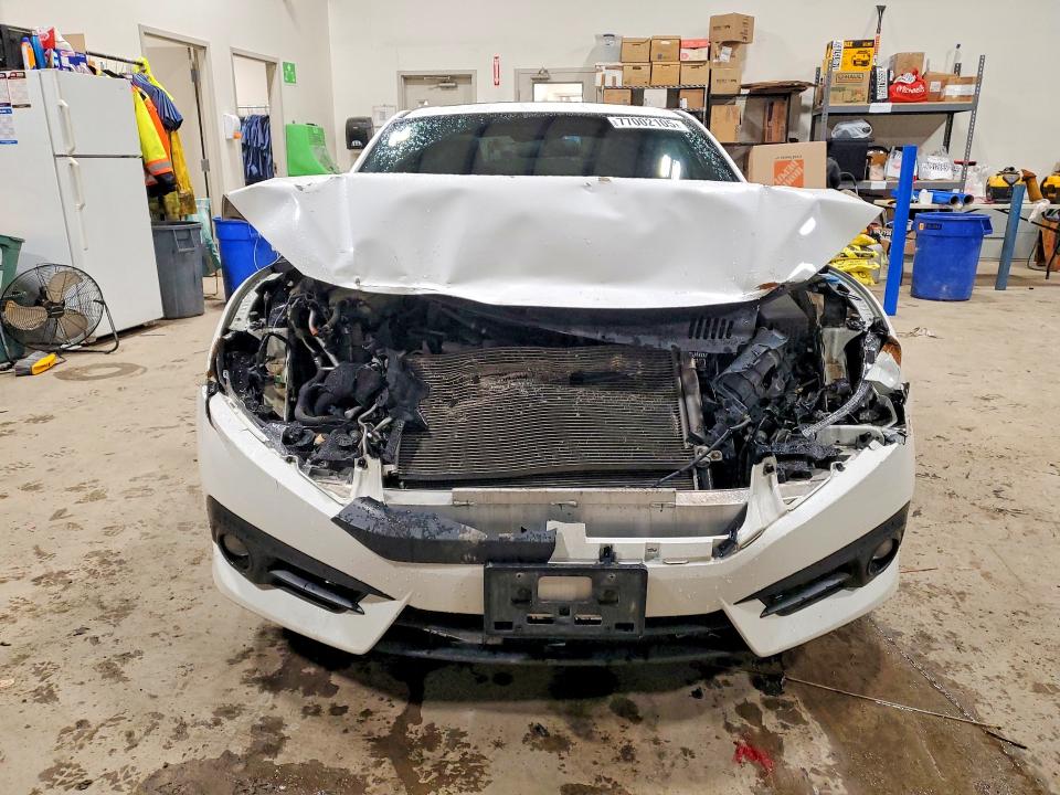 Продажа на аукционе авто 2018 Honda Civic, vin: 2HGFC3A36JH450567, номер лота: 77002105