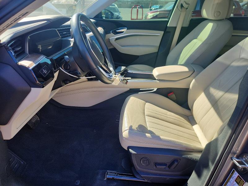 78496495 :رقم المزاد ، WA1LAAGE4KB010243 vin ، 2019 Audi E-tron مزاد بيع