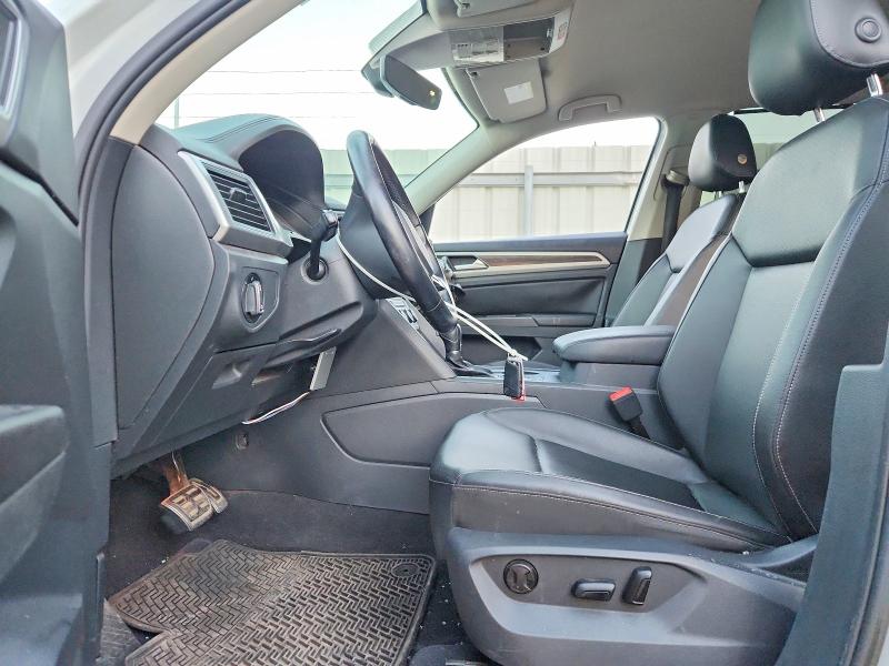 2018 Volkswagen Atlas მანქანა იყიდება აუქციონზე, vin: 1V2FR2CAXJC562972, აუქციონის ნომერი: 77010535