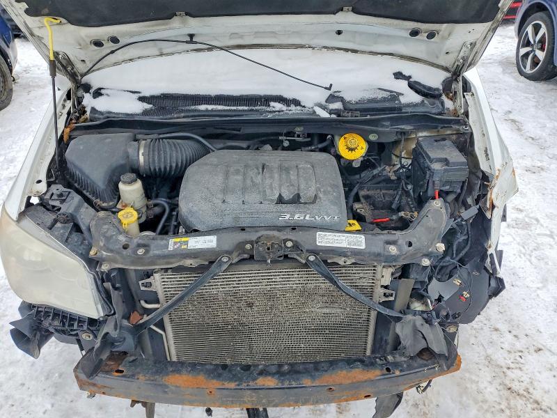 2014 Chrysler Town & Country მანქანა იყიდება აუქციონზე, vin: 2C4RC1CG1ER402202, აუქციონის ნომერი: 74281595