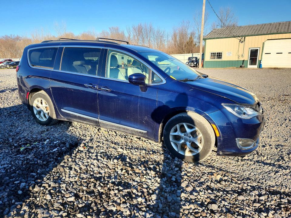 78506495 :رقم المزاد ، 2C4RC1BG4HR803670 vin ، 2017 Chrysler Pacifica مزاد بيع