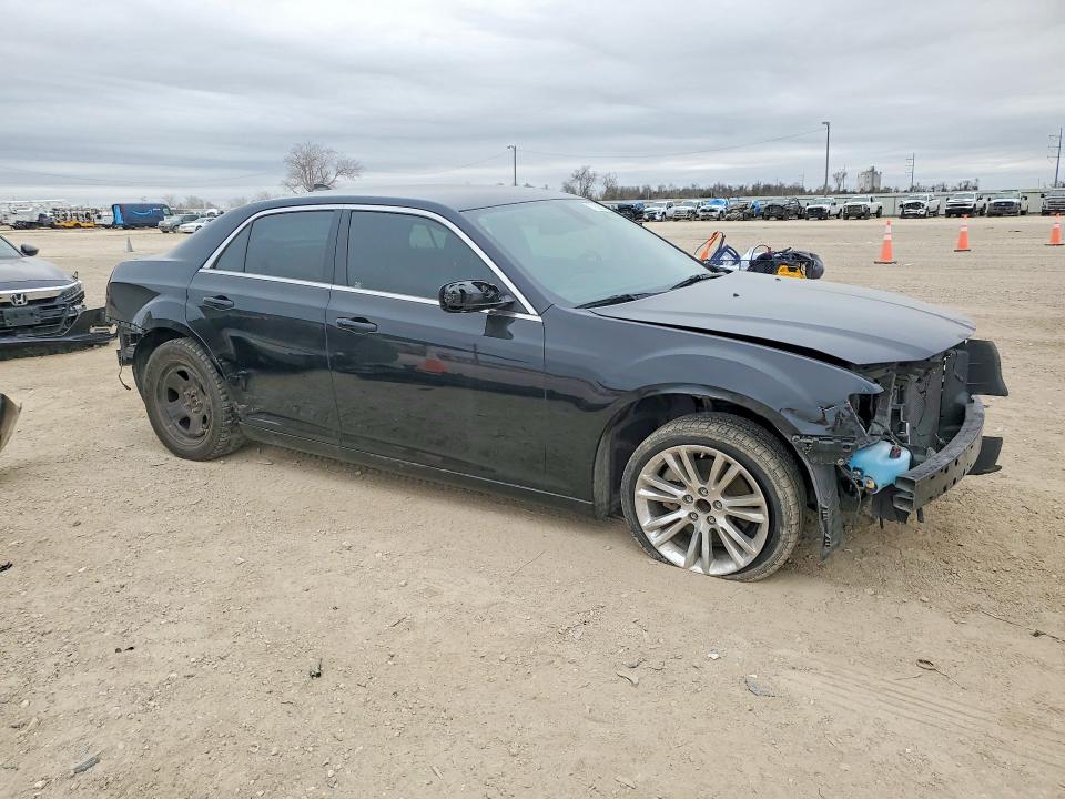 2021 Chrysler 300 მანქანა იყიდება აუქციონზე, vin: 2C3CCAAG7MH622557, აუქციონის ნომერი: 77956225