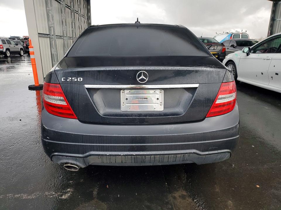 Продаж на аукціоні авто 2012 Mercedes-benz C, vin: WDDGF4HB7CR207484, номер лоту: 77543575