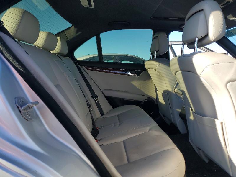 2010 Mercedes-benz C მანქანა იყიდება აუქციონზე, vin: WDDGF5EB4AR117619, აუქციონის ნომერი: 77432055