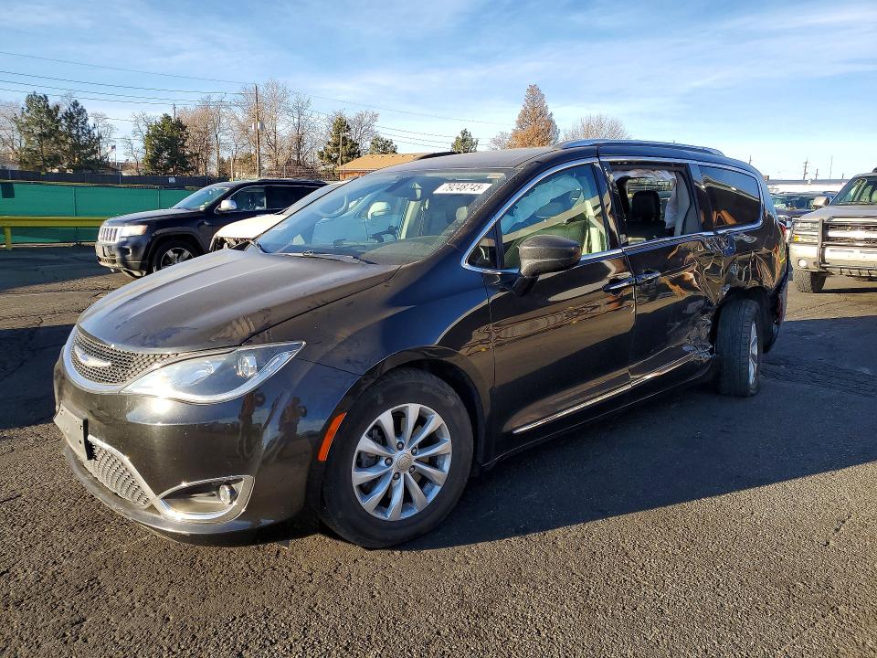 79248745 :رقم المزاد ، 2C4RC1BG6KR593208 vin ، 2019 Chrysler Pacifica مزاد بيع