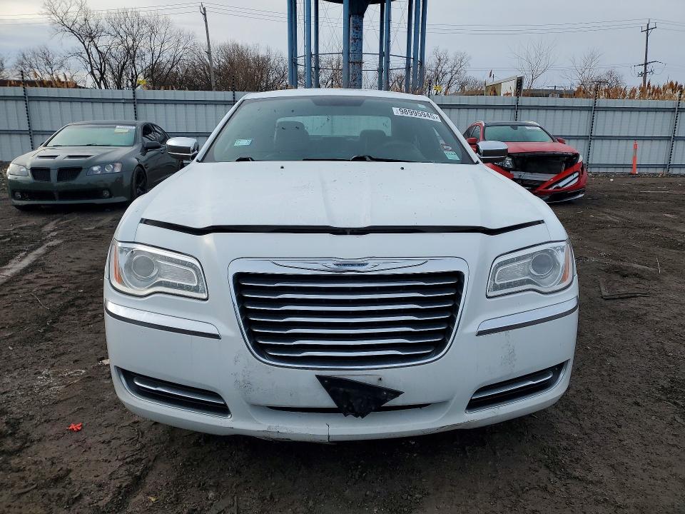 Продажа на аукционе авто 2013 Chrysler 300, vin: 2C3CCAAG8DH551711, номер лота: 77906585