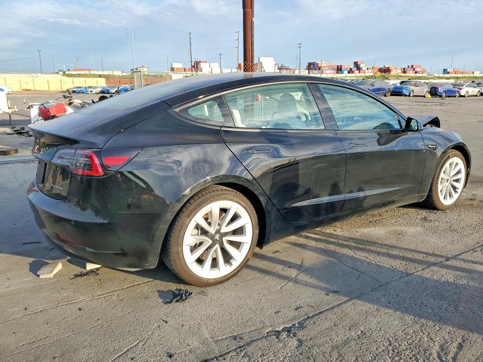 76197015 :رقم المزاد ، 5YJ3E1EB1NF130988 vin ، 2022 Tesla Model 3 مزاد بيع