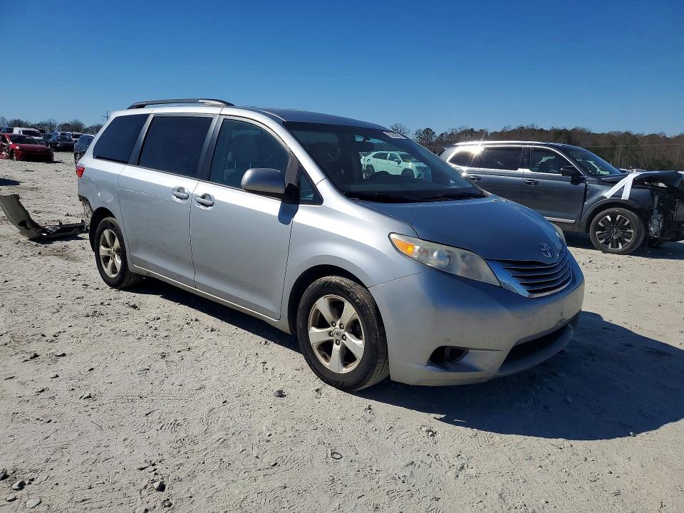 2015 Toyota Sienna მანქანა იყიდება აუქციონზე, vin: 5TDKK3DC4FS540482, აუქციონის ნომერი: 75618875