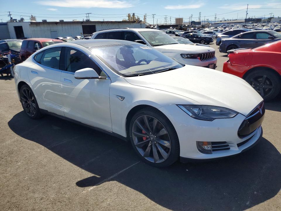 2014 Tesla Model S მანქანა იყიდება აუქციონზე, vin: 5YJSA1H11EFP45275, აუქციონის ნომერი: 78377385