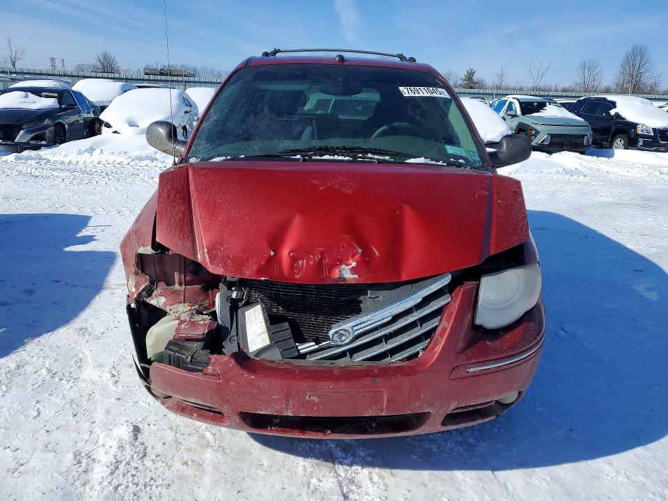 Продажа на аукционе авто 2005 Chrysler Town & Country, vin: 2C8GP64LX5R417350, номер лота: 76911045