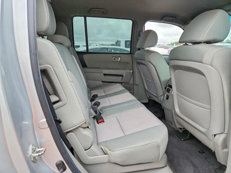 77140215 :رقم المزاد ، 5FNYF3H42CB006009 vin ، 2012 Honda Pilot مزاد بيع