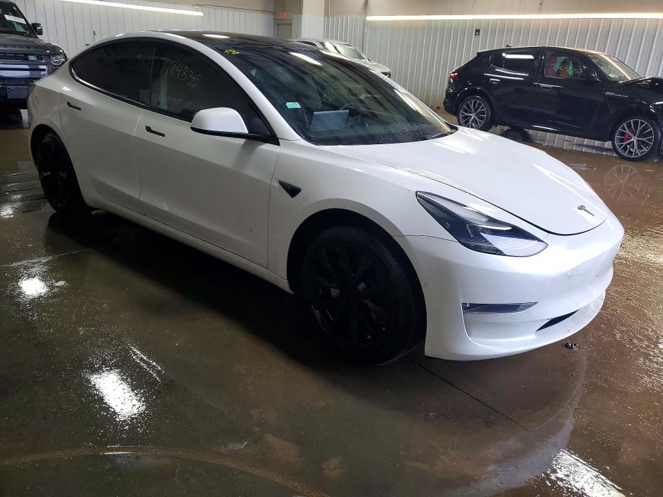 Продажа на аукционе авто 2022 Tesla Model 3, vin: 5YJ3E1EB4NF182423, номер лота: 74964835