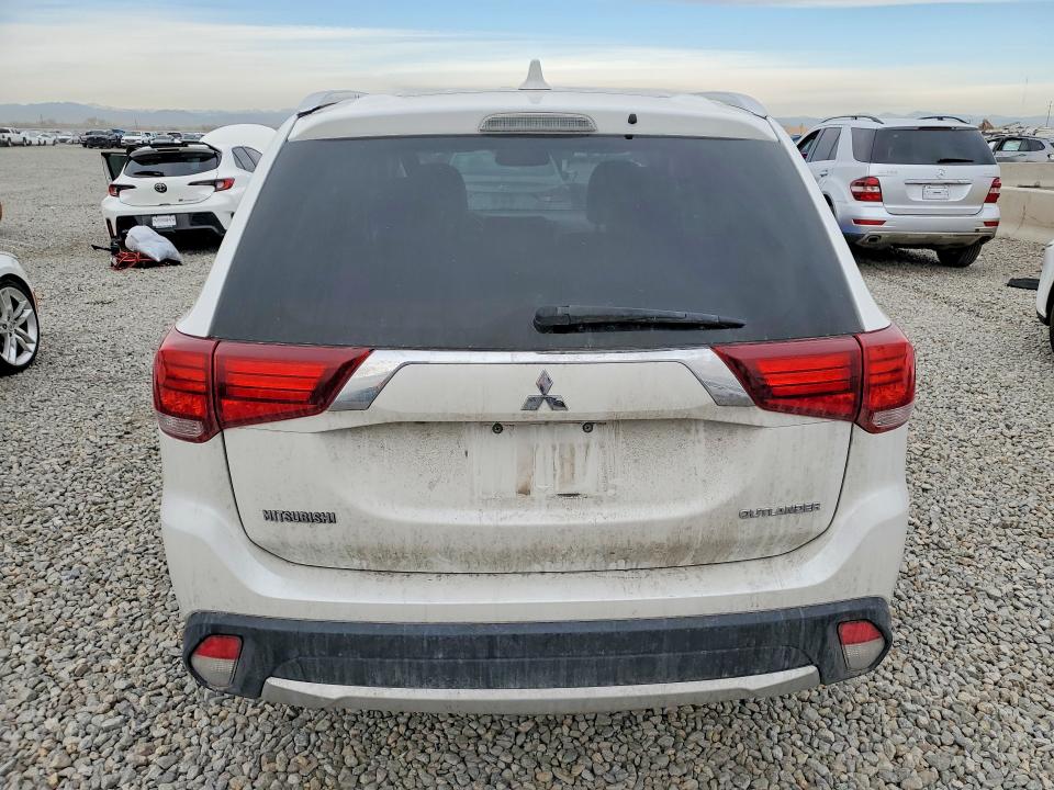 Продаж на аукціоні авто 2017 Mitsubishi Outlander, vin: JA4AD3A38HZ038550, номер лоту: 75207335