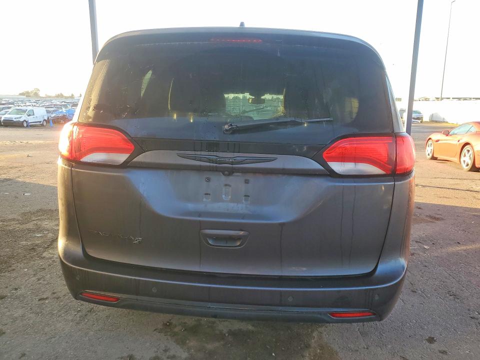77232995 :رقم المزاد ، 2C4RC1BG4JR198250 vin ، 2018 Chrysler Pacifica مزاد بيع