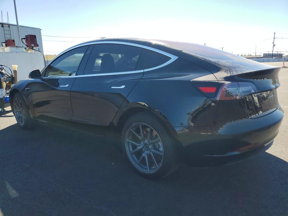 Продажа на аукционе авто 2018 Tesla Model 3, vin: 5YJ3E1EA2JF051766, номер лота: 76212485