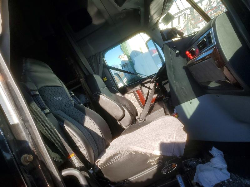 Продажа на аукционе авто 2018 Freightliner 122sd, vin: 3AKJGNDR0JDJM6437, номер лота: 78036455
