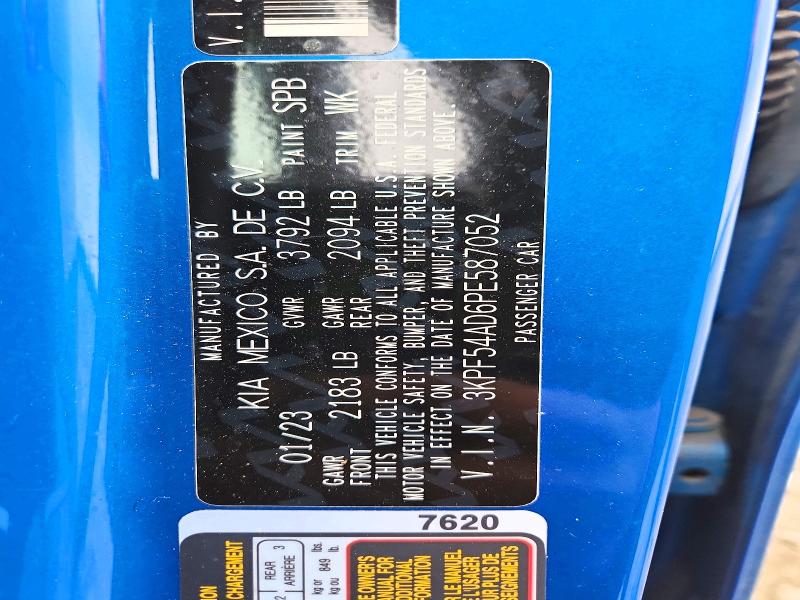 77668945 :رقم المزاد ، 3KPF54AD6PE587052 vin ، 2023 Kia Forte مزاد بيع