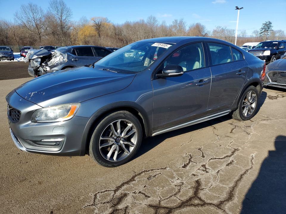 Aukcja sprzedaży 2016 Volvo S60 Cross, vin: YV4612UM1G2000732, numer aukcji: 77351035