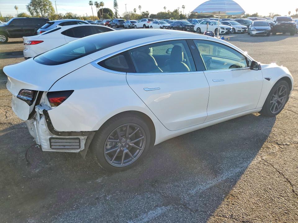 77729545 :رقم المزاد ، 5YJ3E1EA2KF397155 vin ، 2019 Tesla Model 3 مزاد بيع