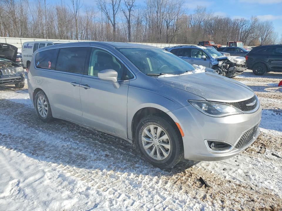Продаж на аукціоні авто 2018 Chrysler Pacifica, vin: 2C4RC1FG9JR117558, номер лоту: 75214965