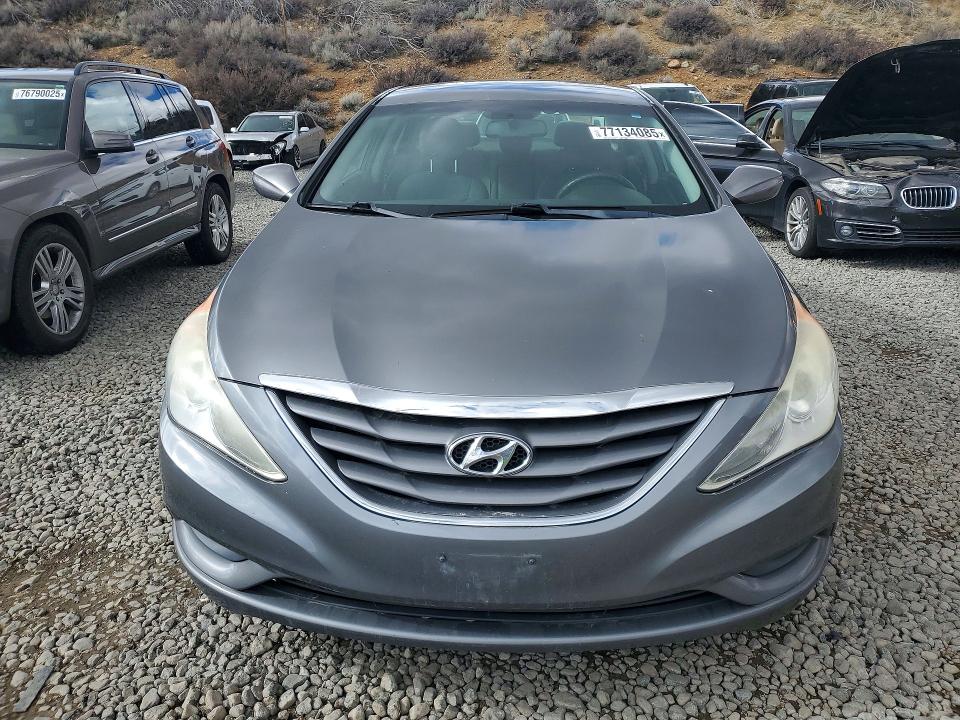 77134085 :رقم المزاد ، 5NPEB4AC8CH487553 vin ، 2012 Hyundai Sonata مزاد بيع
